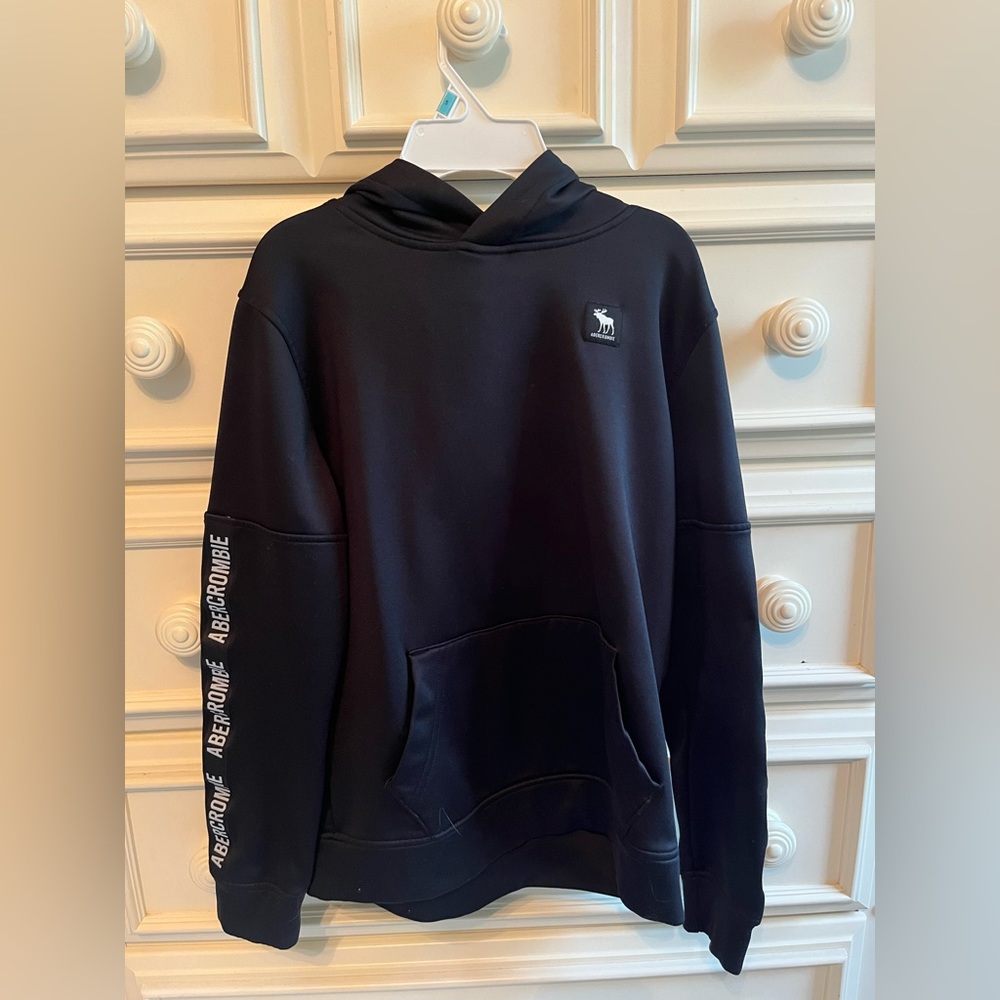 Abercrombie Boys size 13/14 Black Sweatshirt